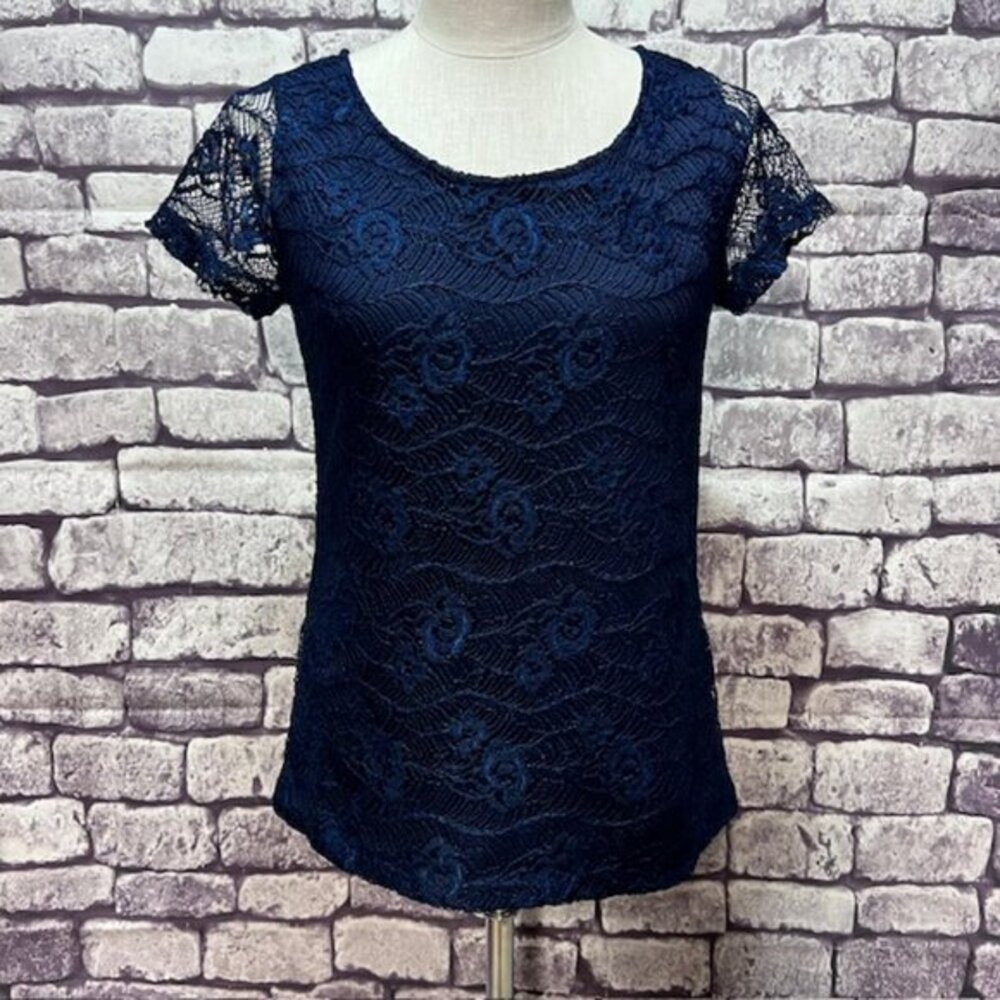 Lynn Ryan Navy Lace Short Sleeve Top Size M